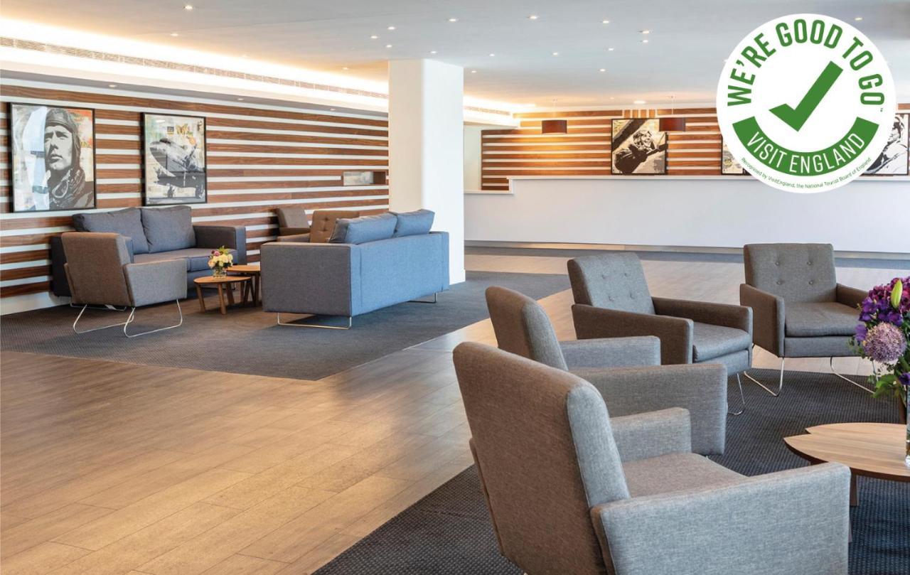 St Giles Heathrow - A St Giles Hotel Feltham ภายนอก รูปภาพ
