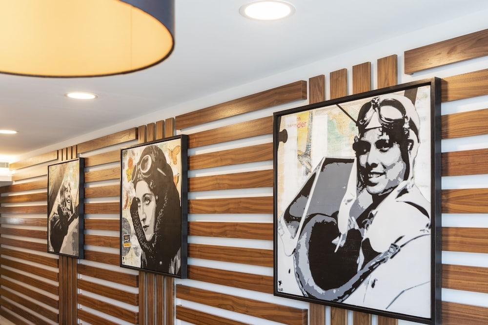 St Giles Heathrow - A St Giles Hotel Feltham ภายนอก รูปภาพ