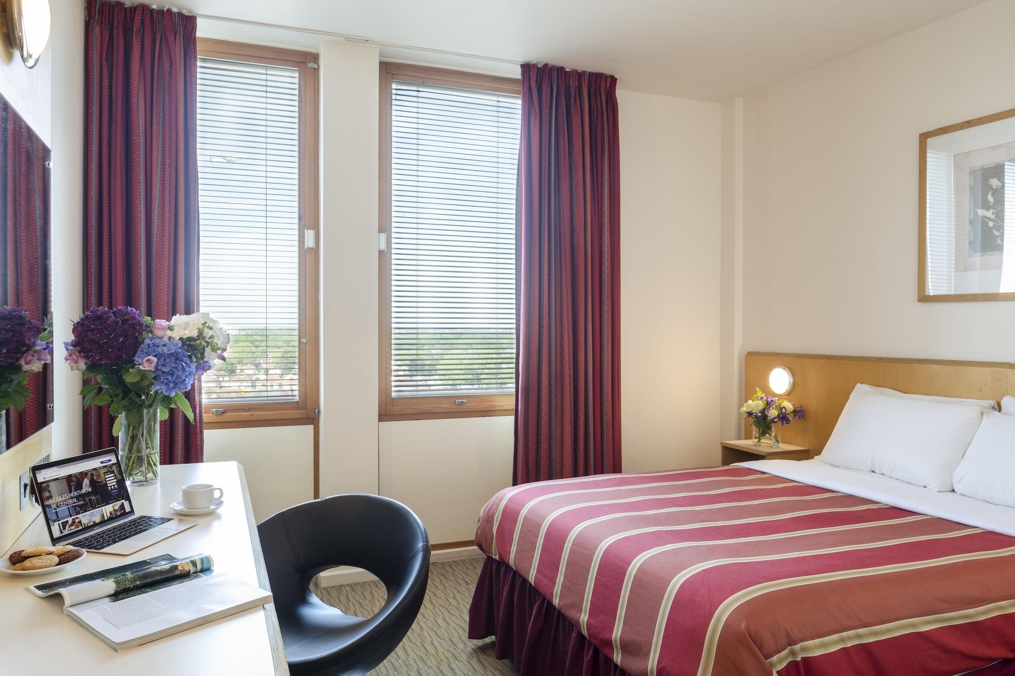 St Giles Heathrow - A St Giles Hotel Feltham ภายนอก รูปภาพ