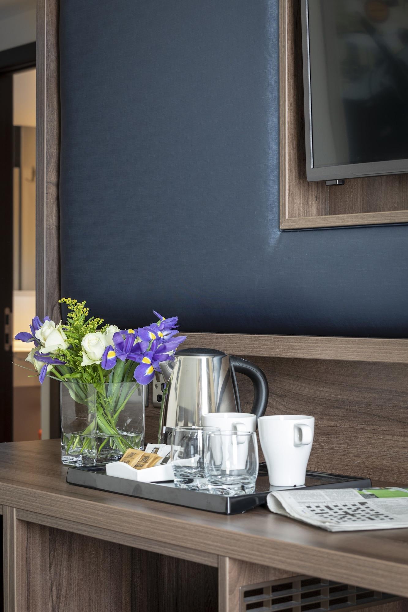 St Giles Heathrow - A St Giles Hotel Feltham ภายนอก รูปภาพ
