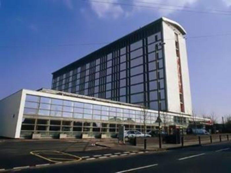 St Giles Heathrow - A St Giles Hotel Feltham ภายนอก รูปภาพ