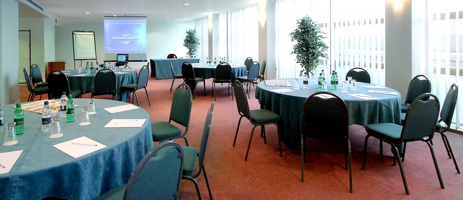 St Giles Heathrow - A St Giles Hotel Feltham ภายนอก รูปภาพ