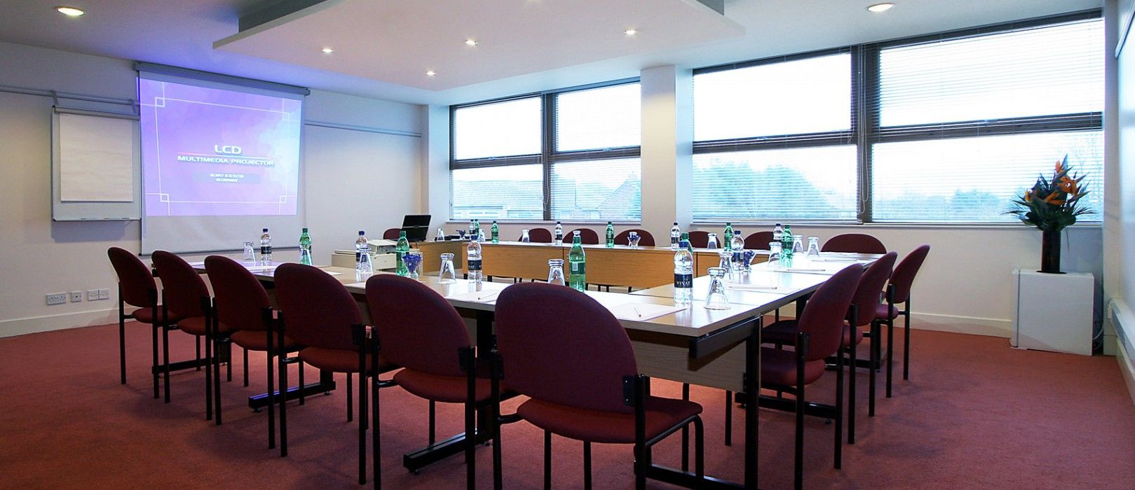 St Giles Heathrow - A St Giles Hotel Feltham ภายนอก รูปภาพ