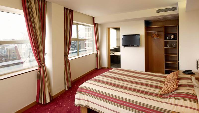St Giles Heathrow - A St Giles Hotel Feltham ภายนอก รูปภาพ