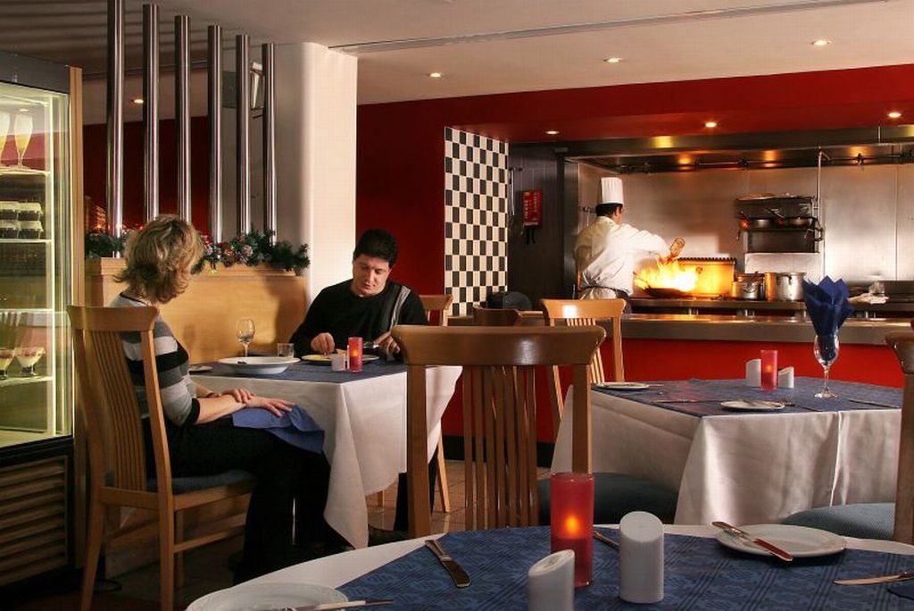 St Giles Heathrow - A St Giles Hotel Feltham ภายนอก รูปภาพ