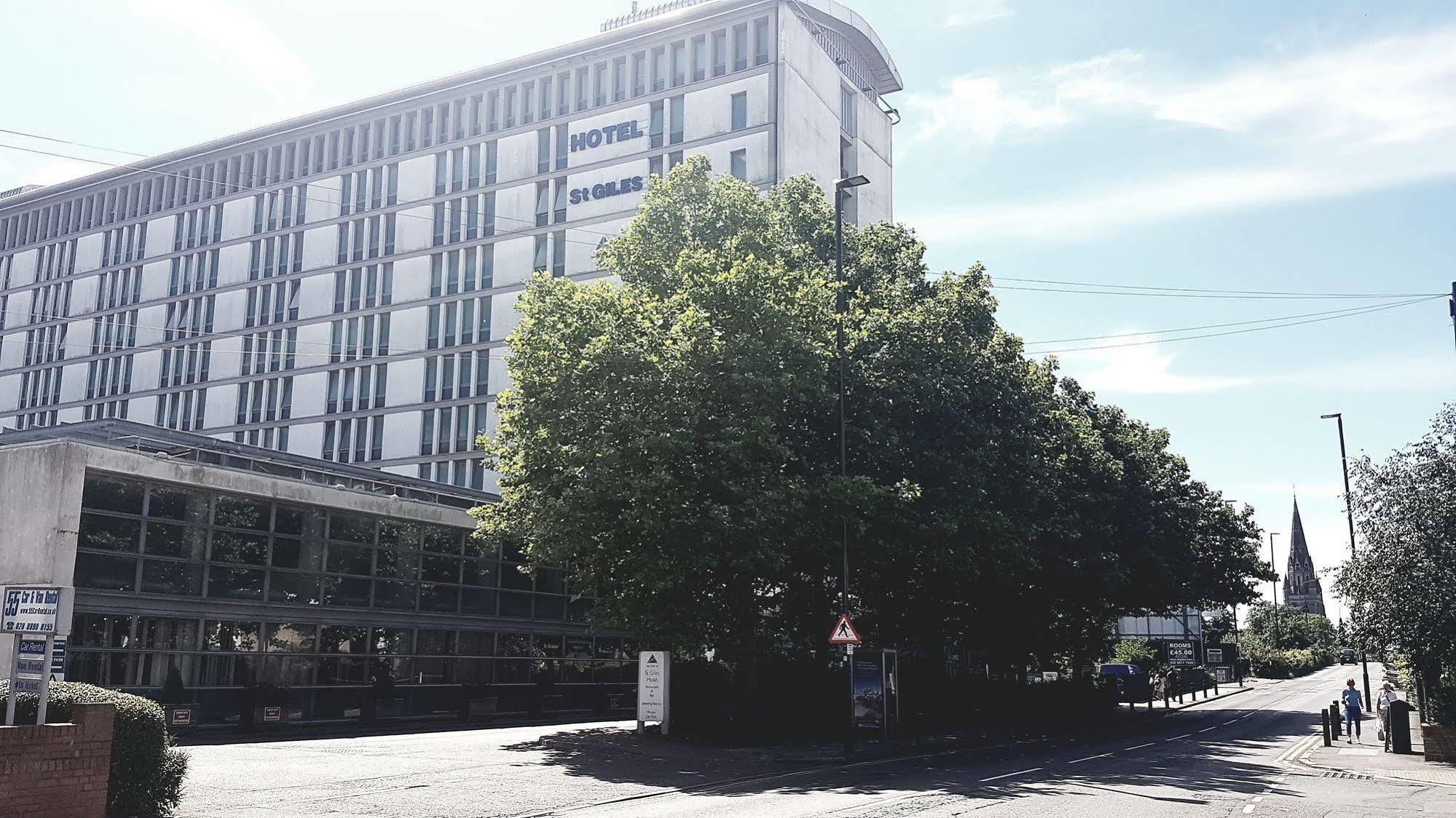 St Giles Heathrow - A St Giles Hotel Feltham ภายนอก รูปภาพ