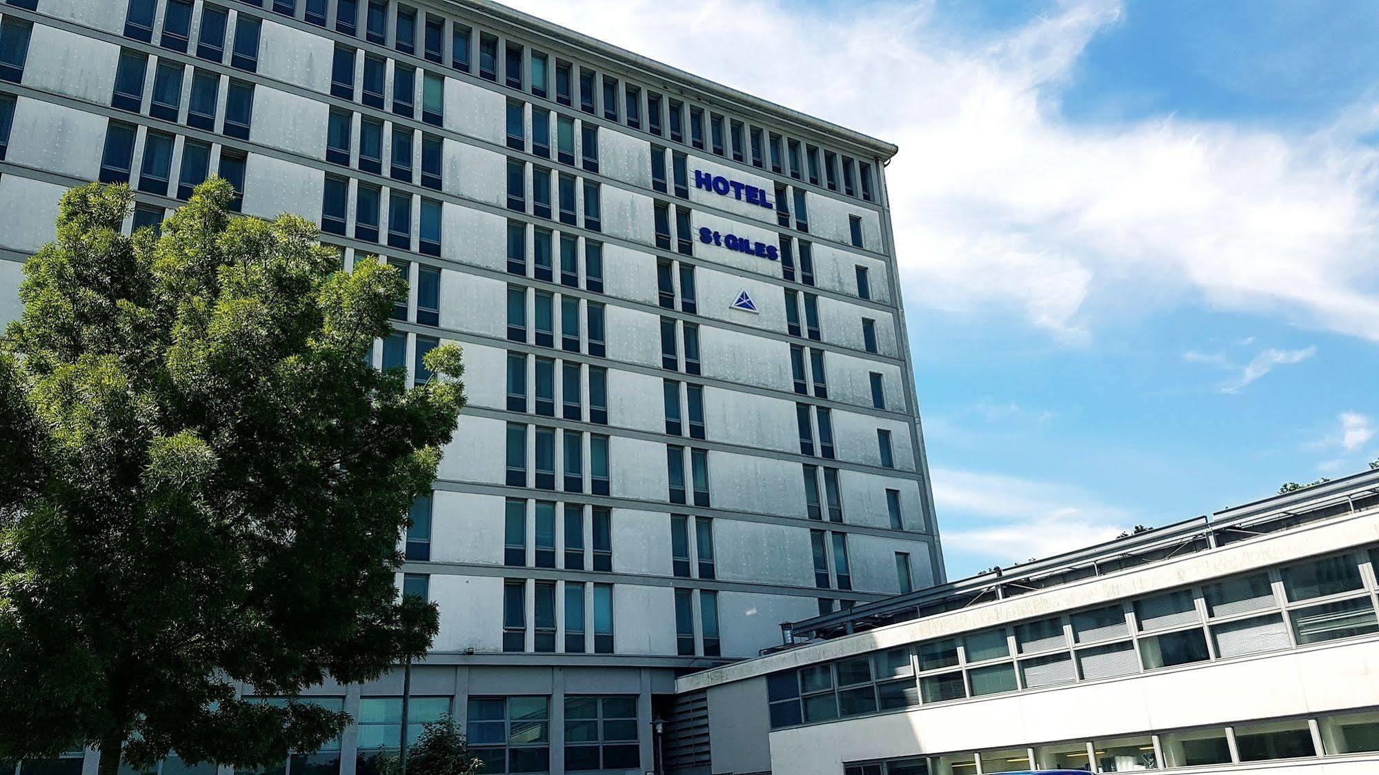 St Giles Heathrow - A St Giles Hotel Feltham ภายนอก รูปภาพ