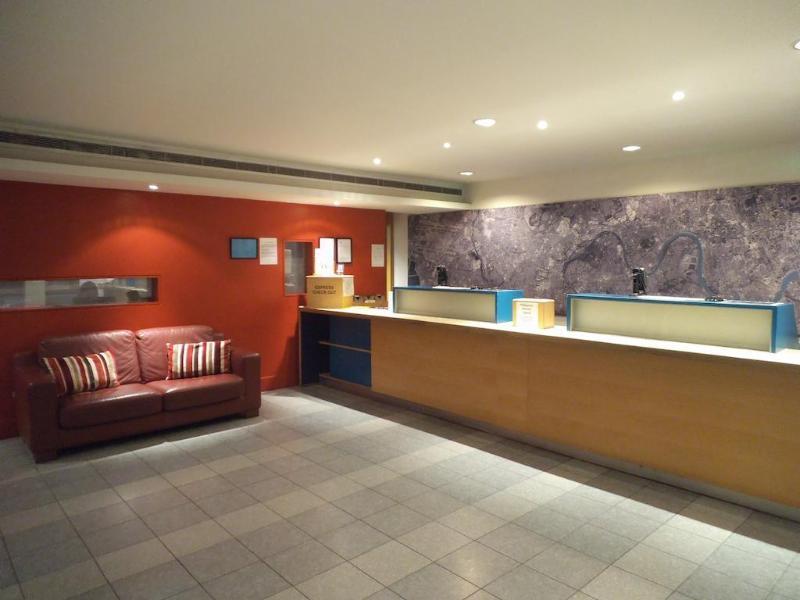 St Giles Heathrow - A St Giles Hotel Feltham ภายนอก รูปภาพ